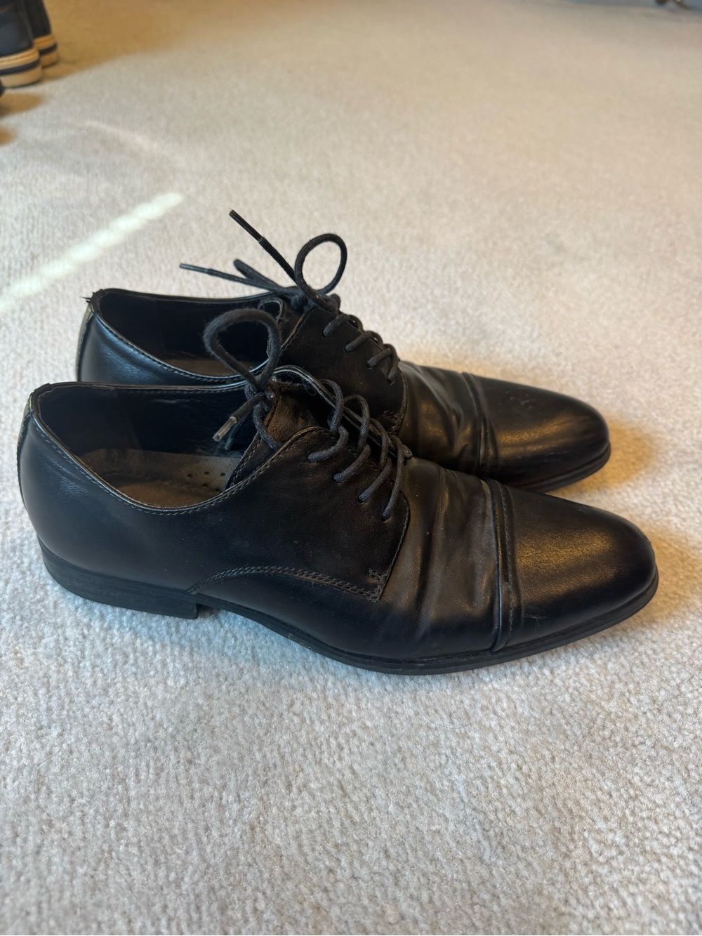 Express Men’s Black Leather Cap-Toe Derby Dress Shoes